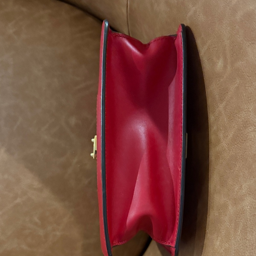 Gucci Sylvie Red Calfskin and Gold Mini Bag with Chain - Picture 5 of 16